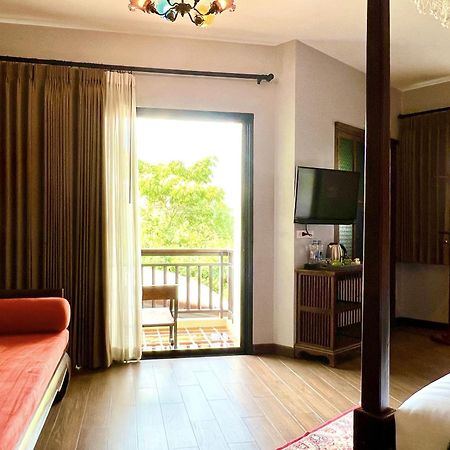 Wualai Sabaidee Bed & Breakfast Чиангмай Екстериор снимка