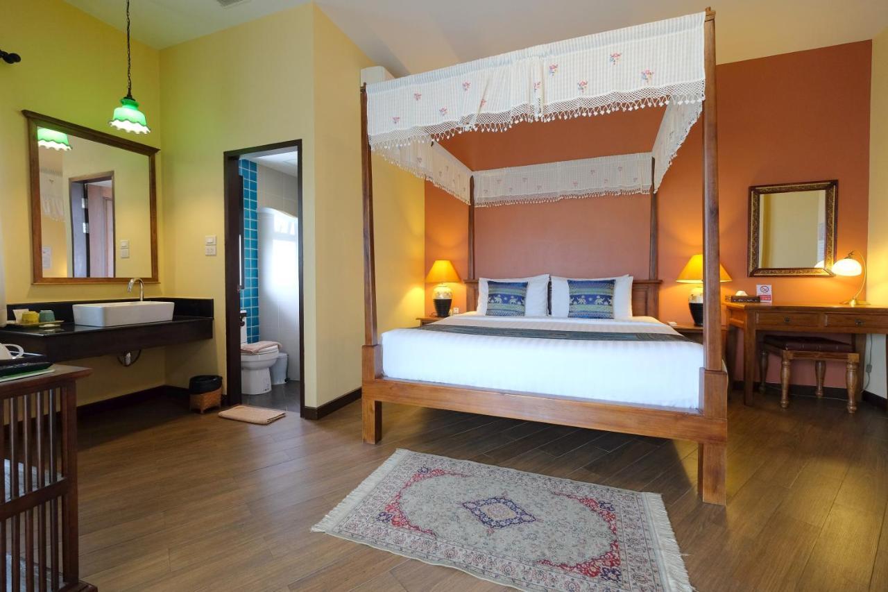 Wualai Sabaidee Bed & Breakfast Чиангмай Екстериор снимка
