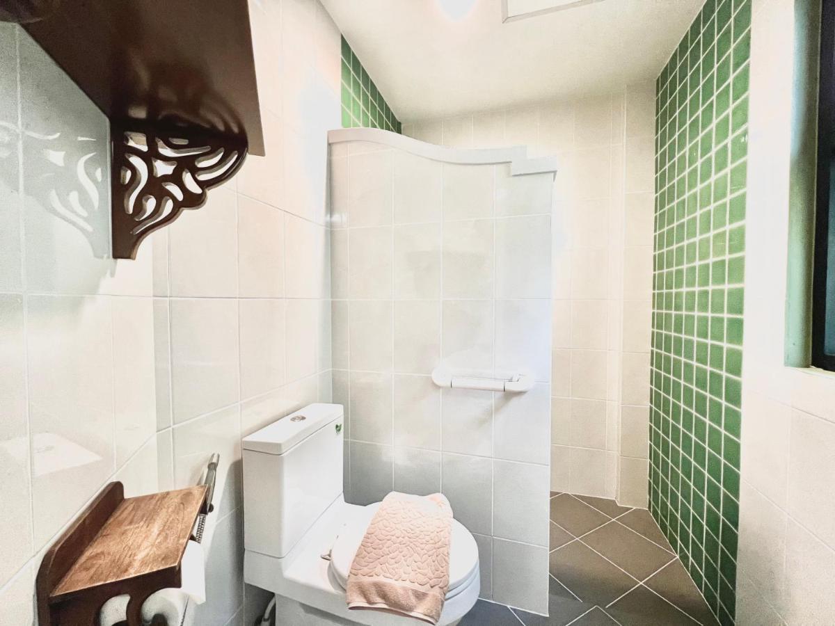 Wualai Sabaidee Bed & Breakfast Чиангмай Екстериор снимка