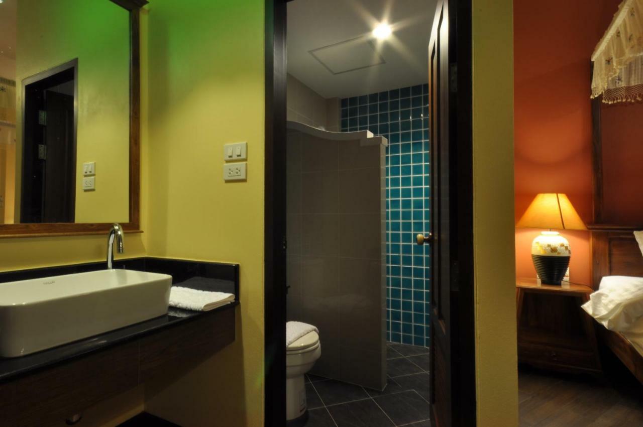 Wualai Sabaidee Bed & Breakfast Чиангмай Екстериор снимка