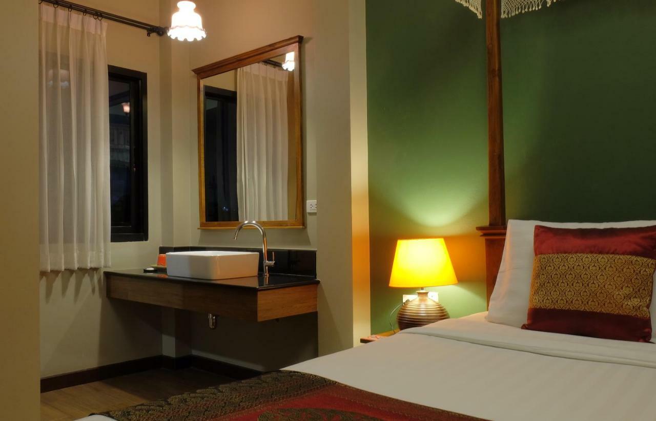 Wualai Sabaidee Bed & Breakfast Чиангмай Екстериор снимка